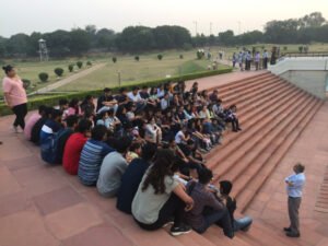 Students being explained the structural concepts of Lotus Temple, Delhi